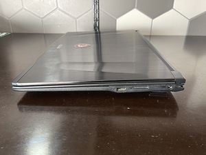 MSI GP62M 7RDX Leopard (6 foto / 8)