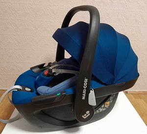 Maxi-cosi pebble 360 + 2 alusega ISOFIX 2wayfix Maxi-cosi pe (2 foto / 5)
