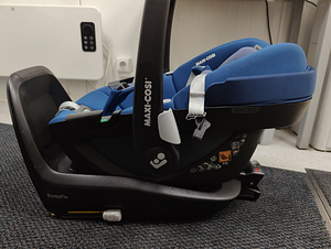 Maxi-cosi pebble 360 + 2 alusega ISOFIX 2wayfix Maxi-cosi pe (5 foto / 5)