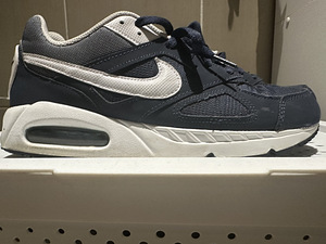 Nike AIR max IVO (2 foto / 4)