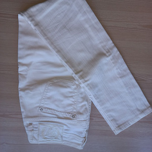Guess teksad 26 (2 foto / 2)