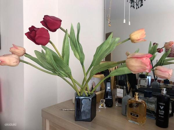 Искусственные цветы и ваза (фото #5)