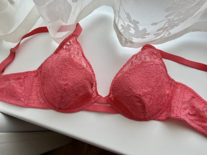 TRIUMPH RINNAHOIDJA (8 фото из 10)