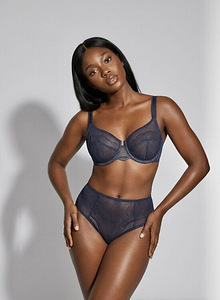 TRIUMPH RINNAHOIDJA (10 фото из 10)