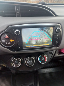 Toyota yaris (7 foto / 11)