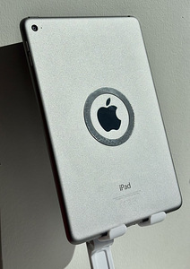 iPad Mini 4 128 Gb (2 фото из 3)