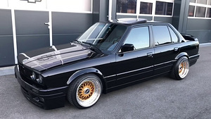 BMW E30 M-Tech2 комплект ABS пластик (2 фото из 4)