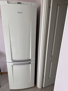 Холодильник Electrolux (1 фото из 3)