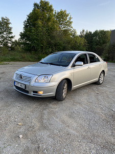 Toyota avensis (4 foto / 5)