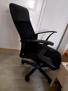 Voodi ja tugitool annan ära (1 foto / 2)