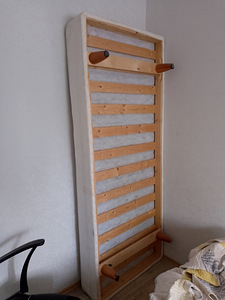 Voodi ja tugitool annan ära (2 foto / 2)