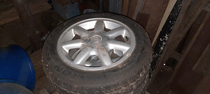 Vw Golf orig 14 veljed suverehvidega (1 foto / 2)