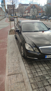 MERCEDES-BENZ E 200 NGT (2 foto / 9)