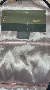 Nike Очень Редкая Куртка с Меховым Капюшоном на Молнии в стиле Y2K IfSixWasNine ... (2 фото из 4)