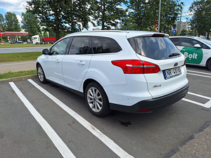 Ford Focus (7 foto / 15)