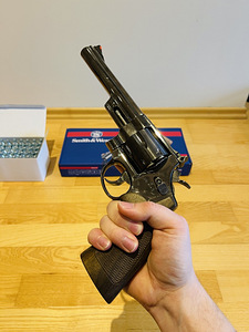 UUS UMAREX SMITH & WESSON M29 6,5" 4,5mm CO2 õhurevolver (6 foto / 10)