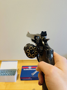 UUS UMAREX SMITH & WESSON M29 6,5" 4,5mm CO2 õhurevolver (9 foto / 10)