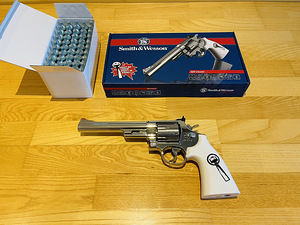 UUS UMAREX SMITH & WESSON 629 6,5 CO2 Revolver (1 foto / 10)