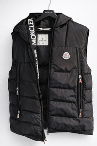 Vest Moncler (1 foto / 2)