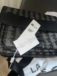 Сумка и чехол Lacoste (2 фото из 6)