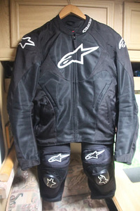Kaheosaline TEKSTIILNE MOTOKOMBINESOON Alpinestars (3 foto / 7)