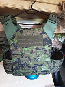 Taktikaline vest (2 foto / 9)