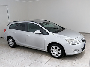 Opel Astra Sports Tourer 1.7 CDTi 92kW (1 foto / 8)
