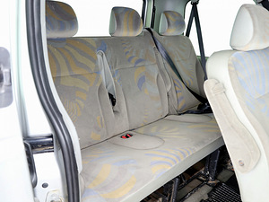 Renault Trafic Passenger 2.5 dCi 99kW (8 foto / 8)