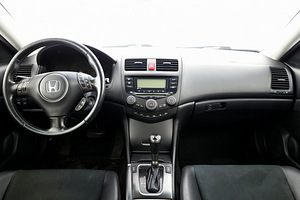 Honda Accord Luxury Facelift ATM 2.0 114kW (5 foto / 7)
