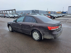 Hyundai Sonata Comfort ATM 2.4 119kW (4 foto / 7)