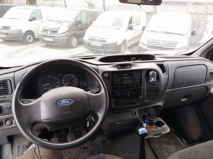 Ford Transit 300L Van 2.0 TDCi 74kW (5 foto / 7)