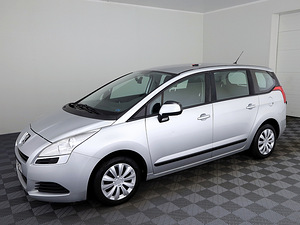 Peugeot 5008 Elegance 1.6 88kW (2 foto / 8)