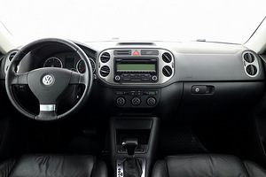 Volkswagen Tiguan Highline 4x4 ATM 2.0 125kW (5 foto / 7)