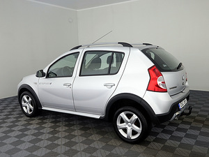 Dacia Sandero Stepway Facelift 1.6 62kW (4 foto / 8)