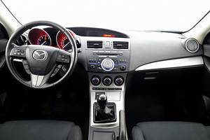 Mazda 3 Elegance 1.6 77kW (5 foto / 7)
