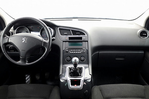 Peugeot 5008 Elegance 1.6 HDi 80kW (5 foto / 7)