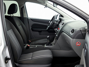 Ford Focus Turnier Facelift 1.6 74kW (6 foto / 7)