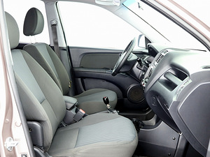 Kia Sportage Facelift 2.0 104kW (6 foto / 7)