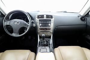 Lexus IS 220 Luxury 2.2 D-4D 130kW (5 foto / 7)