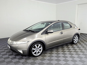 Honda Civic Elegance 1.8 103kW (2 foto / 7)