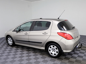 Peugeot 308 Facelift 1.6 HDi 68kW (4 foto / 8)