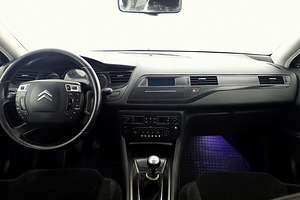 Citroen C5 Comfort 2.0 HDi 100kW (5 foto / 8)