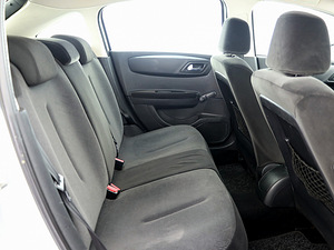 Citroen C4 Facelift 1.6 88kW (7 foto / 8)