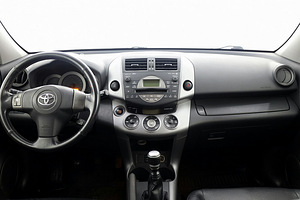 Toyota RAV4 Luxury 4x4 2.2 D-CAT 130kW (5 foto / 8)