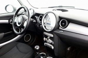 MINI Clubman Cooper D 1.6 D 80kW (5 foto / 7)