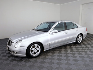 Mercedes-Benz E 220 Avantgarde Facelift ATM 2.1 CDI 125kW (2 foto / 7)