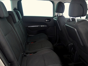 Peugeot 5008 Elegance Facelift 1.6 115kW (7 foto / 7)