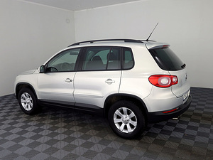 Volkswagen Tiguan Highline 4x4 ATM 2.0 125kW (4 foto / 7)