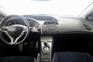 Honda Civic Elegance 1.8 103kW (5 foto / 7)