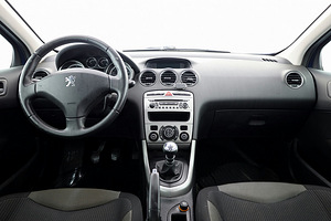 Peugeot 308 Elegance 1.6 HDi 80kW (5 foto / 7)